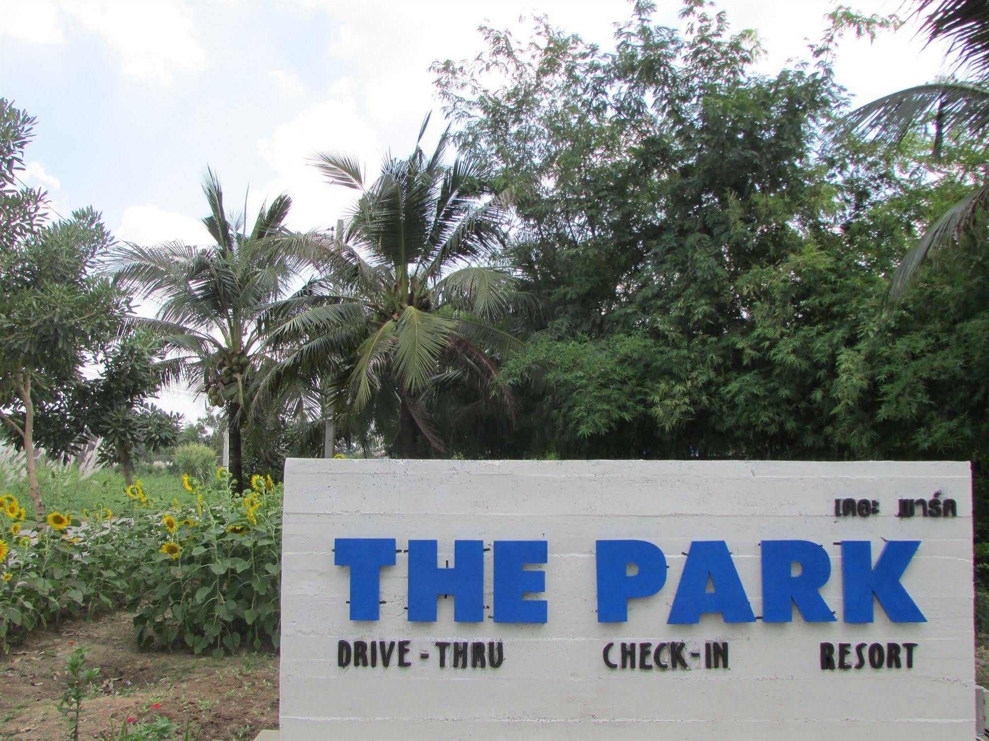 The Park Drive-Thru Check-In Resort Bangkok Exterior foto